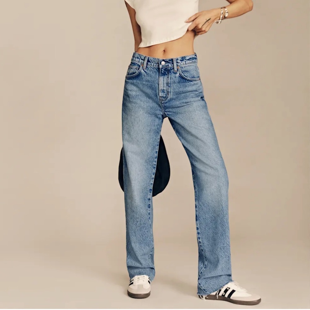 Reformation Val 90s mid rise straight Jean size 24